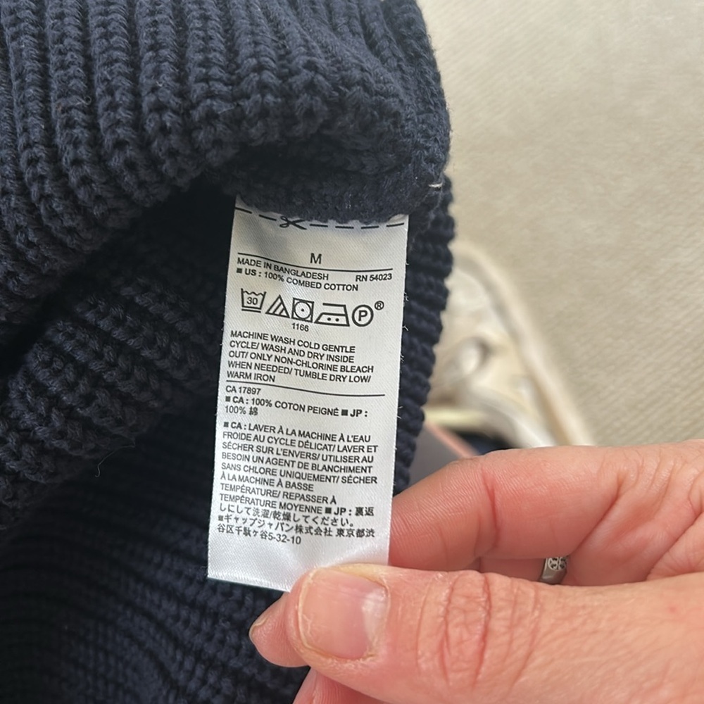 Banana Republic Blue Crew Neck Sweater with Ribbed Texture🌿 - Picture 4 of 4